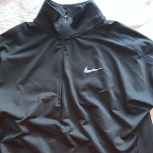 NIKE QUARTER ZIP